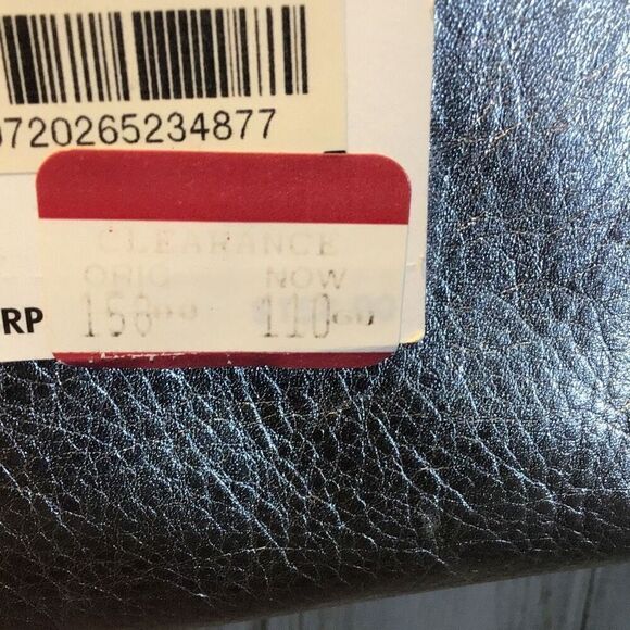 Sweet little silver, Calvin Klein purse from Macy’s. New with tags. - Picture 5 of 7